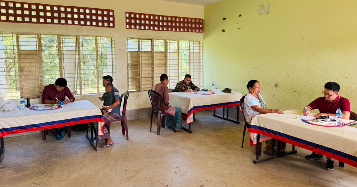 লক্ষ্মীছড়ির দুর্গম বড়পাড়ায় সেনাবাহিনীর উদ্যোগে বিনামূল্যে চিকিৎসাসেবা