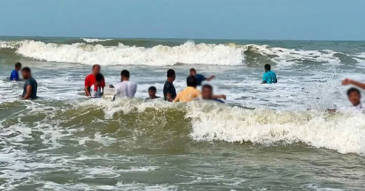 সৈকতে গোসলে নেমে ৩ পর্যটকের মৃত্যু, নিখোঁজ ২
