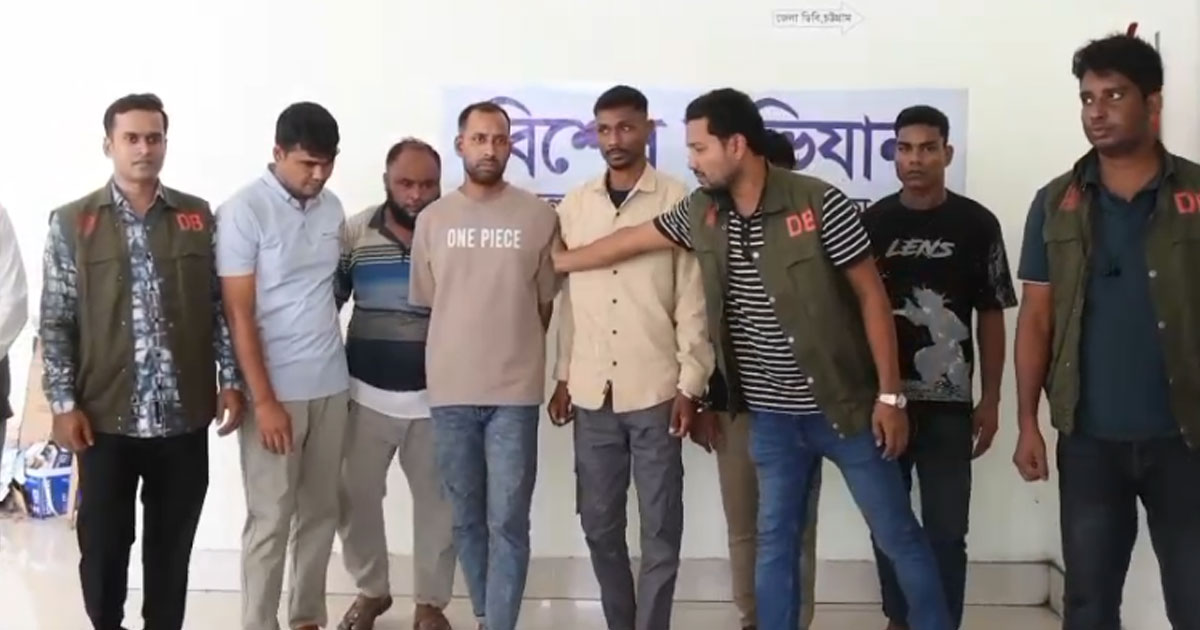 ব্যবসায়ীকে অপহরণের ঘটনায় সাবেক সেনাসদস্যসহ ছয়জনকে গ্রেপ্তার করেছে পুলিশ