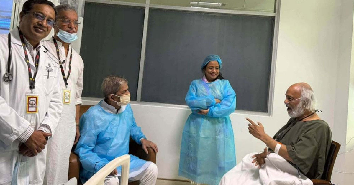 হাসপাতালে ড. মঈন খানকে দেখতে গেলেন রাষ্ট্রপতি