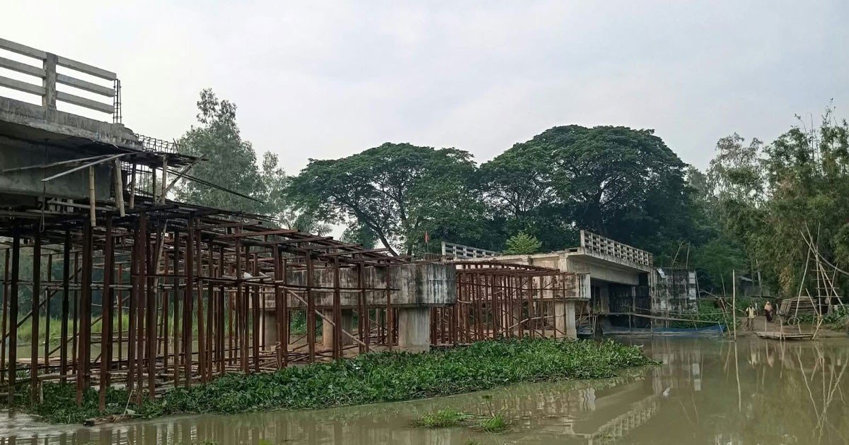 মির্জাপুরে পাঁচ বছরেও শেষ হয়নি কলিমাজানি সেতুর কাজ, দুর্ভোগে এলাকাবাসী