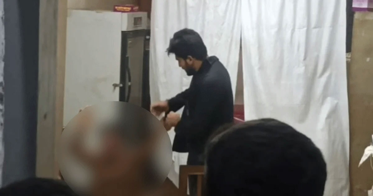 হাসপাতালে ঢুকে স্বেচ্ছাসেবক দল নেতাকে পেটালেন ছাত্রদল নেতা, ভিডিও ভাইরাল