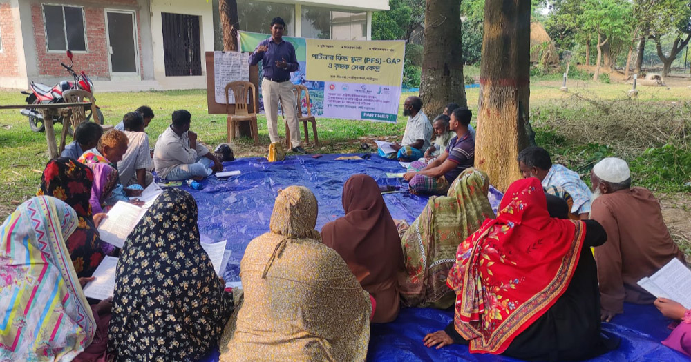 গাজীপুরে এডব্লিউডি প্রযুক্তির ব্যবহার শিখলেন প্রান্তিক কৃষকরা
