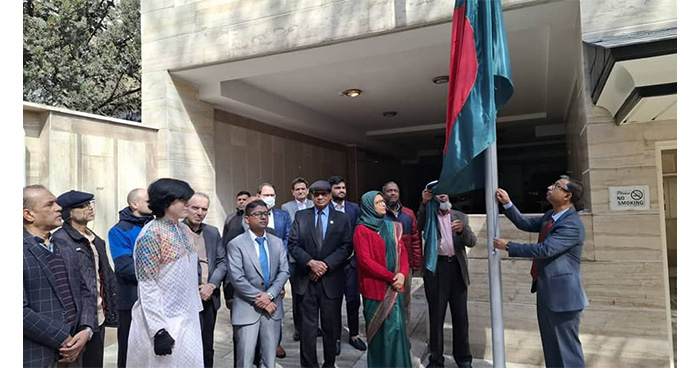 ইসরায়েলি হামলার টার্গেটে তেহরানের বাংলাদেশ দূতাবাস, আতঙ্কিত কূটনীতিক ও কর্মকর্তারা