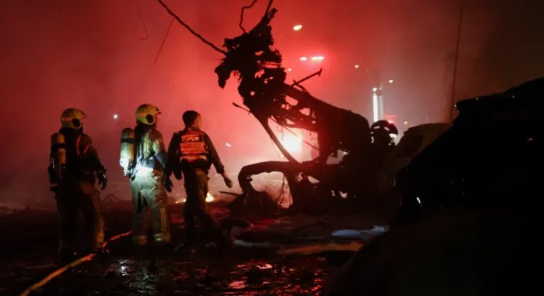 ইসরায়েলে ফের ইরানের ক্ষেপণাস্ত্র হামলা, হাইফা শোধনাগার বন্ধ ঘোষণা