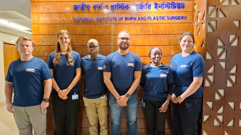 মাইলস্টোন ট্র্যাজেডি: আহতদের চিকিৎসা দিতে ঢাকায় যুক্তরাজ্যের জরুরি চিকিৎসক দল
