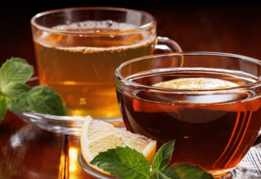 গ্রিন টি ও লাল চা- কোনটি কখন খেলে উপকার বেশি