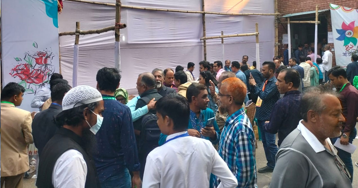 উৎসবমুখর পরিবেশে ডিআরইউতে চলছে ভোটগ্রহণ