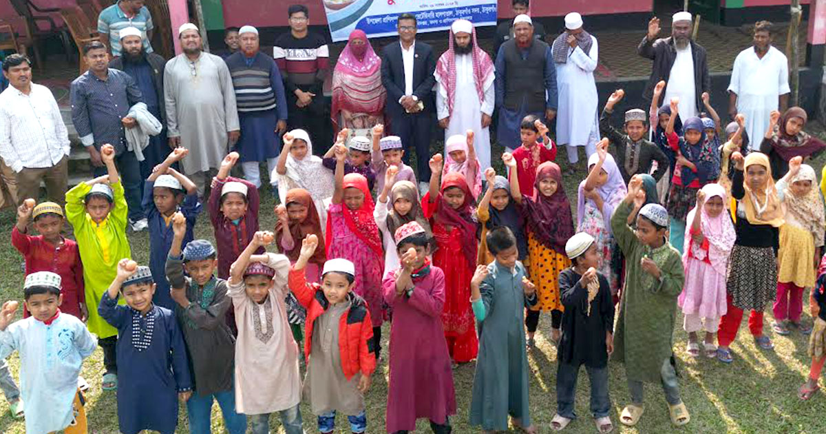 ঠাকুরগাঁওয়ে প্রাণিসম্পদ সপ্তাহে শিক্ষার্থীদের দেয়া হলো ‘সিদ্ধ ডিম’