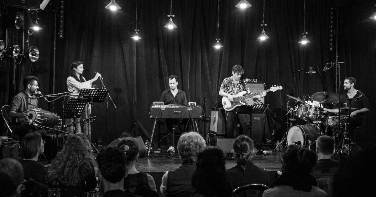 ঢাকায় ‘বোম্বে এক্সপেরিয়েন্স’