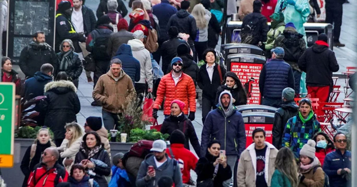 ধনী দেশগুলোতে কাজের জন্য অভিবাসন কমছে কেন