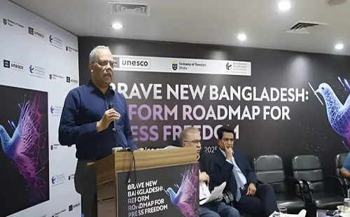 এখনো সাংবাদিকদের বিরুদ্ধে হত্যা মামলা হচ্ছে, এটা গ্রহণযোগ্য নয় : কামাল আহমেদ