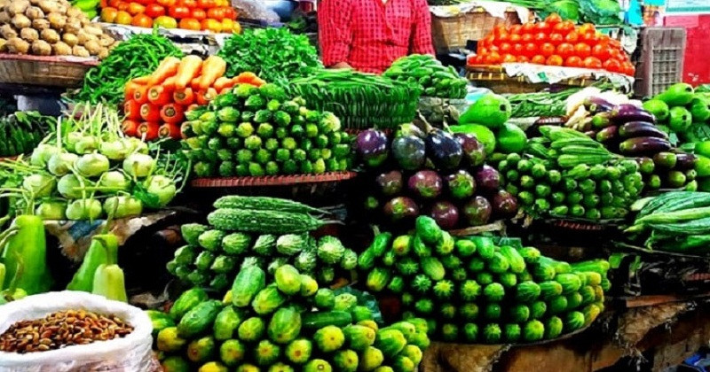চালের দাম কমলেও বেড়েছে মাছ ও সবজির