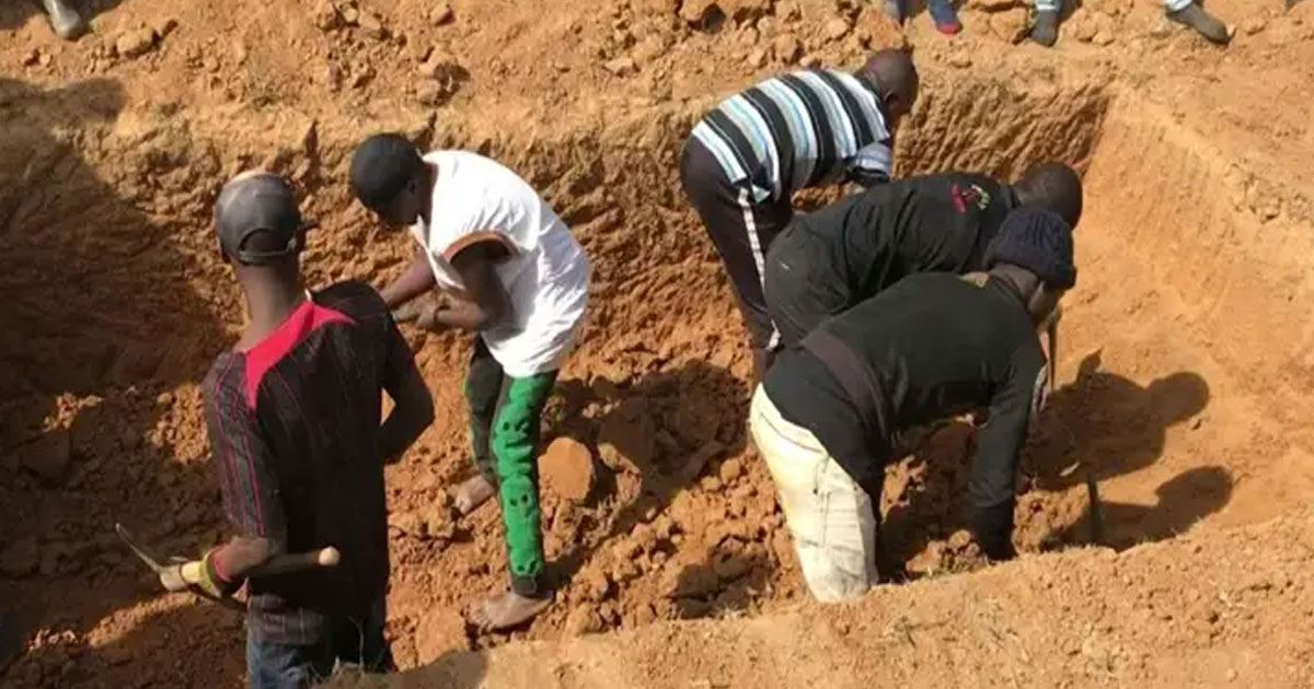 নাইজেরিয়ার খনি স্থাপনায় সশস্ত্র হামলায় নিহত ১২