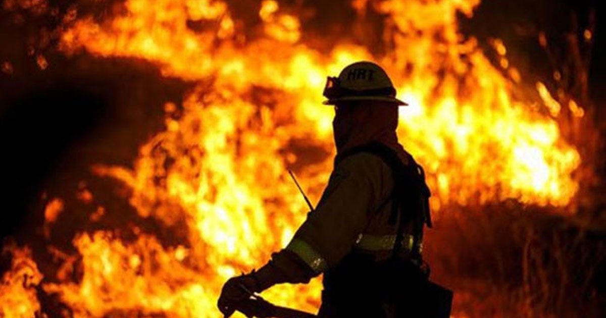 বনানীতে বহুতল ভবনে আগুন নিয়ন্ত্রণে