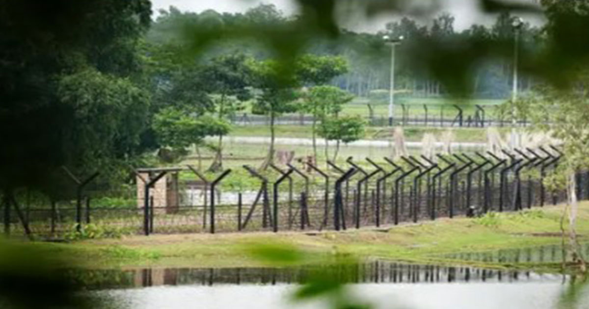 বালিয়াডাঙ্গী সীমান্তে অবৈধ অনুপ্রবেশের দায়ে যুবক আটক