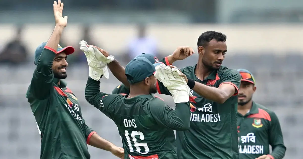 নিকোলসের বিদায়, দেড়শো পেরোলো নিউজিল্যান্ড