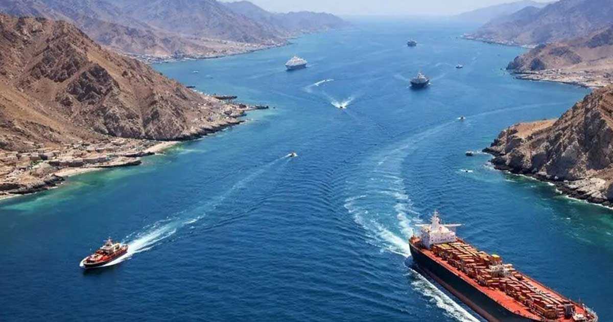 কয়েক ঘণ্টার ব্যবধানে ফের হরমুজ প্রণালি বন্ধ করল ইরান