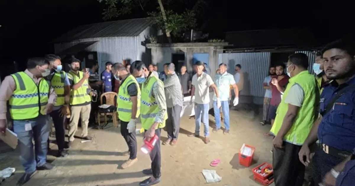 ফরিদপুরে ৩ জনকে কুপিয়ে হত্যা