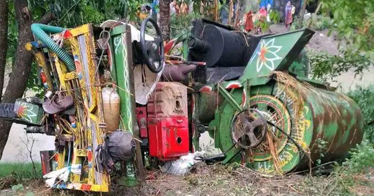 নোয়াখালীতে ট্রাক্টর-ভ্যানের সংঘর্ষ, নিহত ১