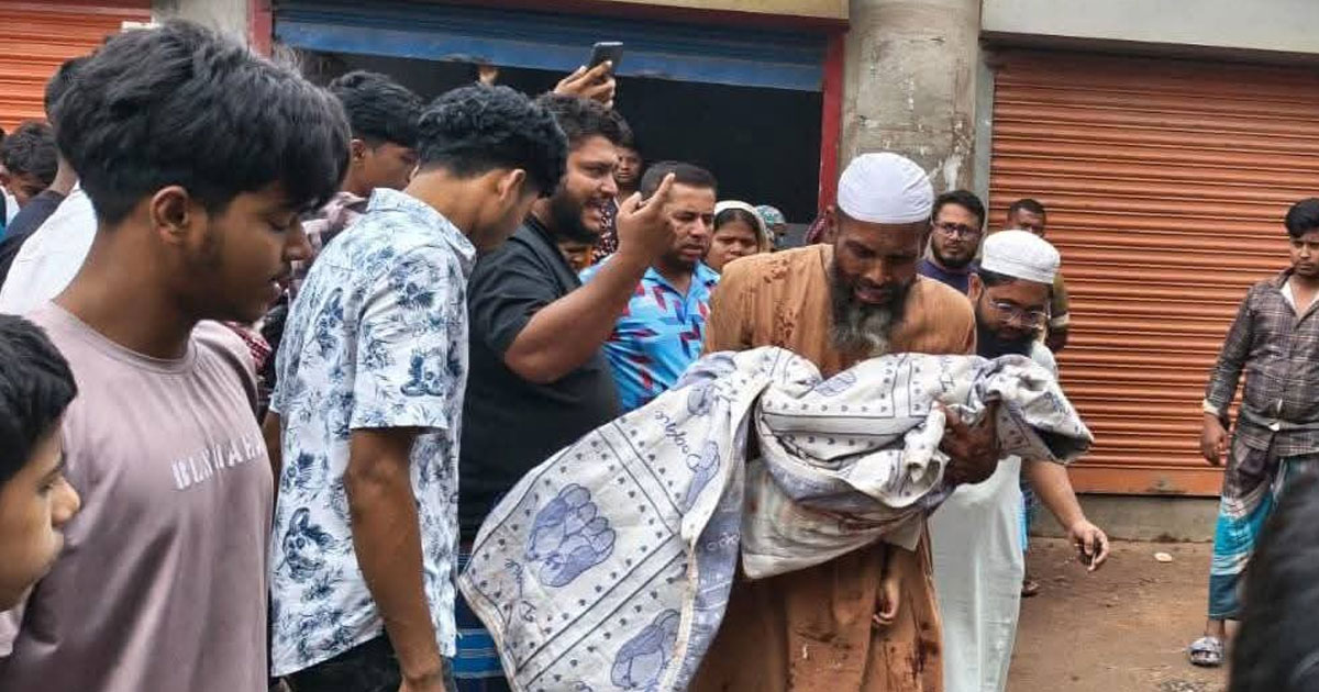দেবিদ্বারে মোটরসাইকেল থেকে ছিটকে পড়ে শিশুর মৃত্যু