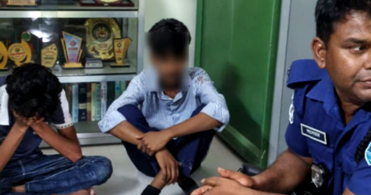 জয়পুরহাটে ফুটবল খেলাকে কেন্দ্র করে স্কুলছাত্রকে ছুরিকাঘাত