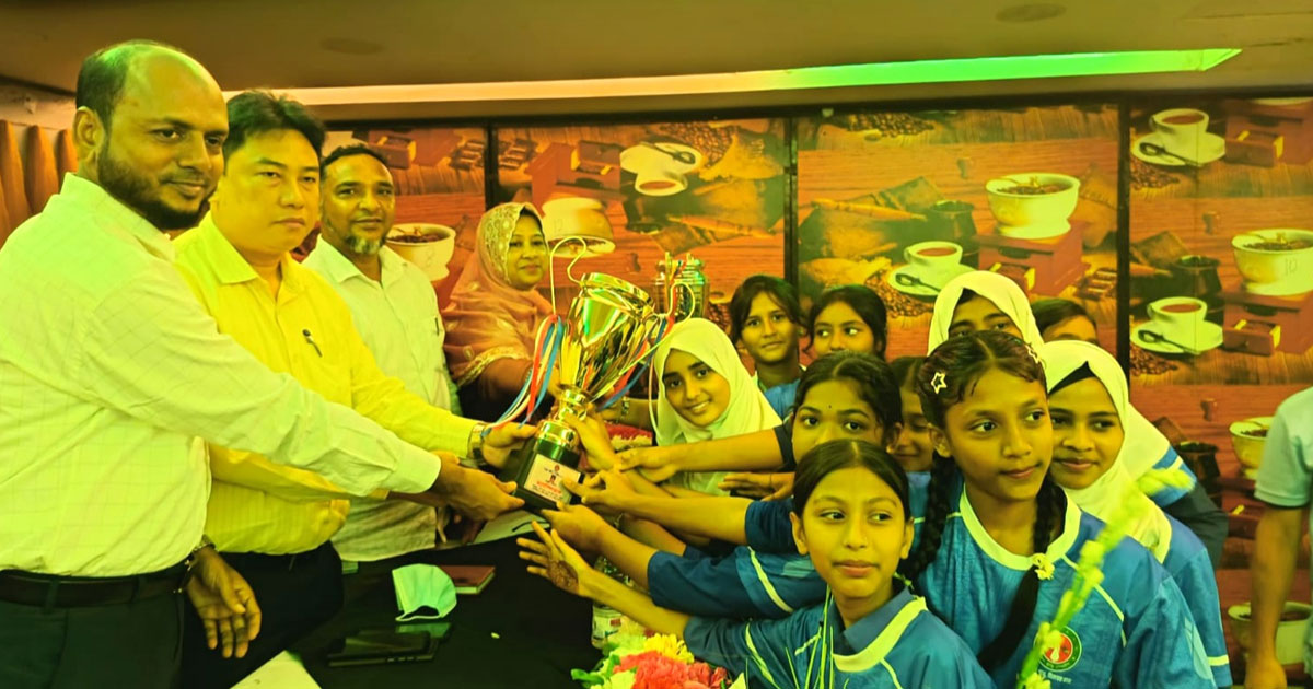 লক্ষ্মীপুরে নতুন কুঁড়ি স্পোর্টসে অংশগ্রহণ করা খেলোয়াড়দের সংবর্ধনা