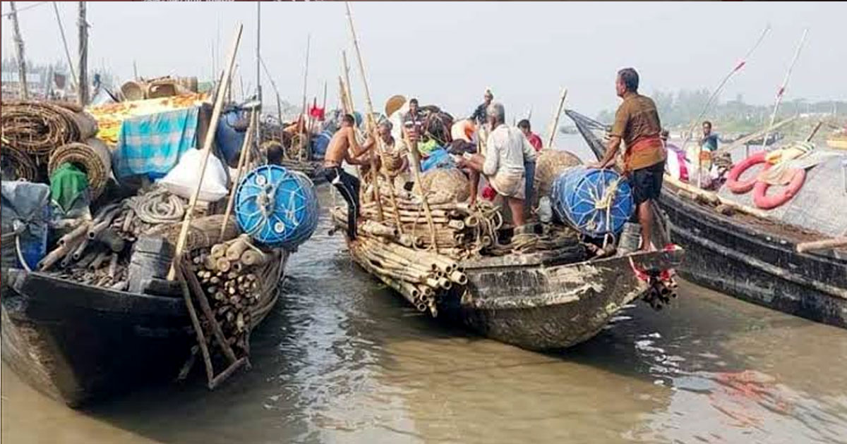 পূর্ব সুন্দরবনে ট্রলারসহ ১২ জেলে অপহরণ