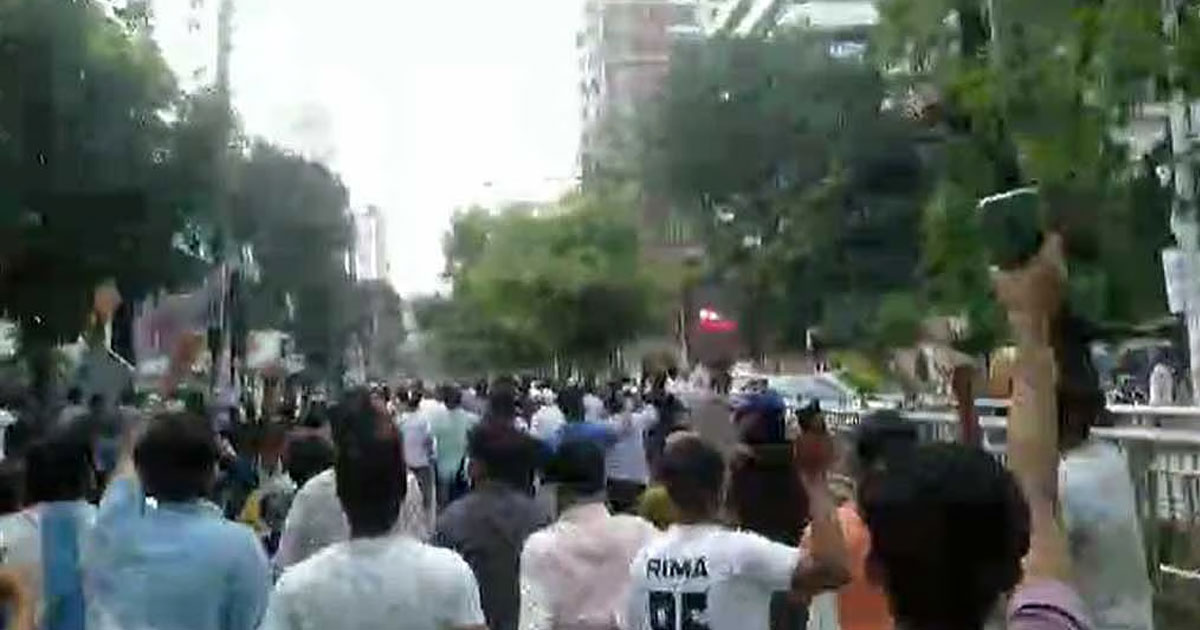 ধানমন্ডি ৩২ এ জড়ো হওয়া ২৬ জন আটক