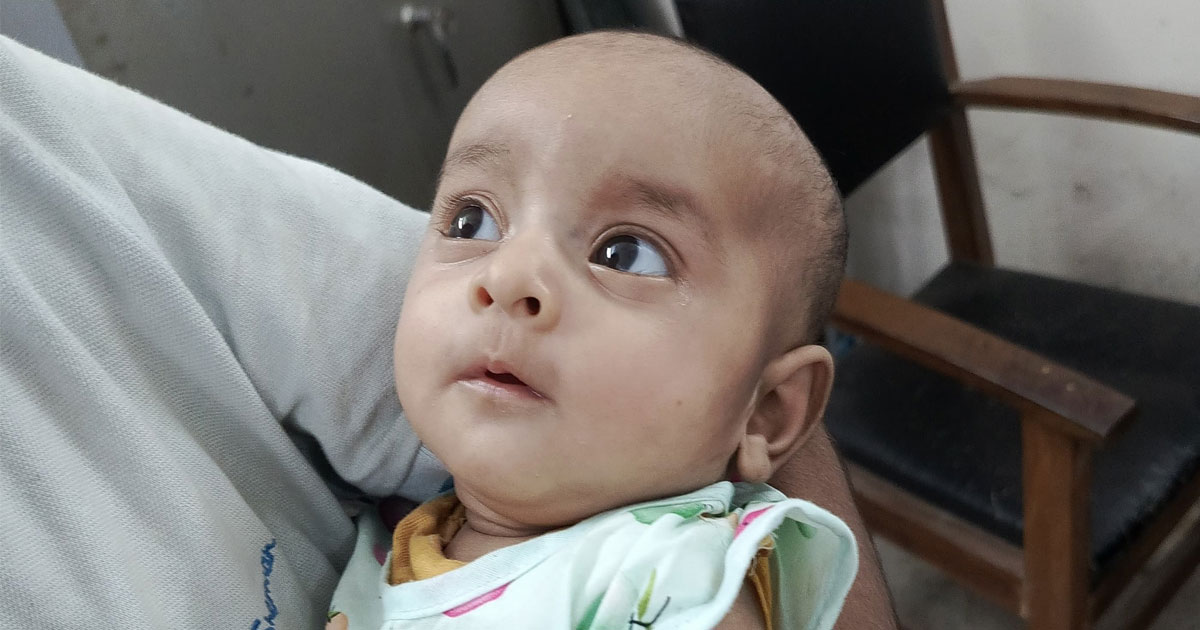 বাসার গলিতে পড়ে ছিল দুই মাসের শিশু, উদ্ধারে প্রশাসন