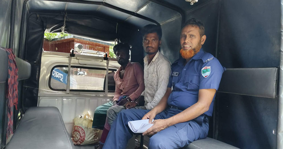 কুষ্টিয়ায় এক্সক্যাভেটরে আগুন দেওয়ার মামলায় গ্রেপ্তার ১
